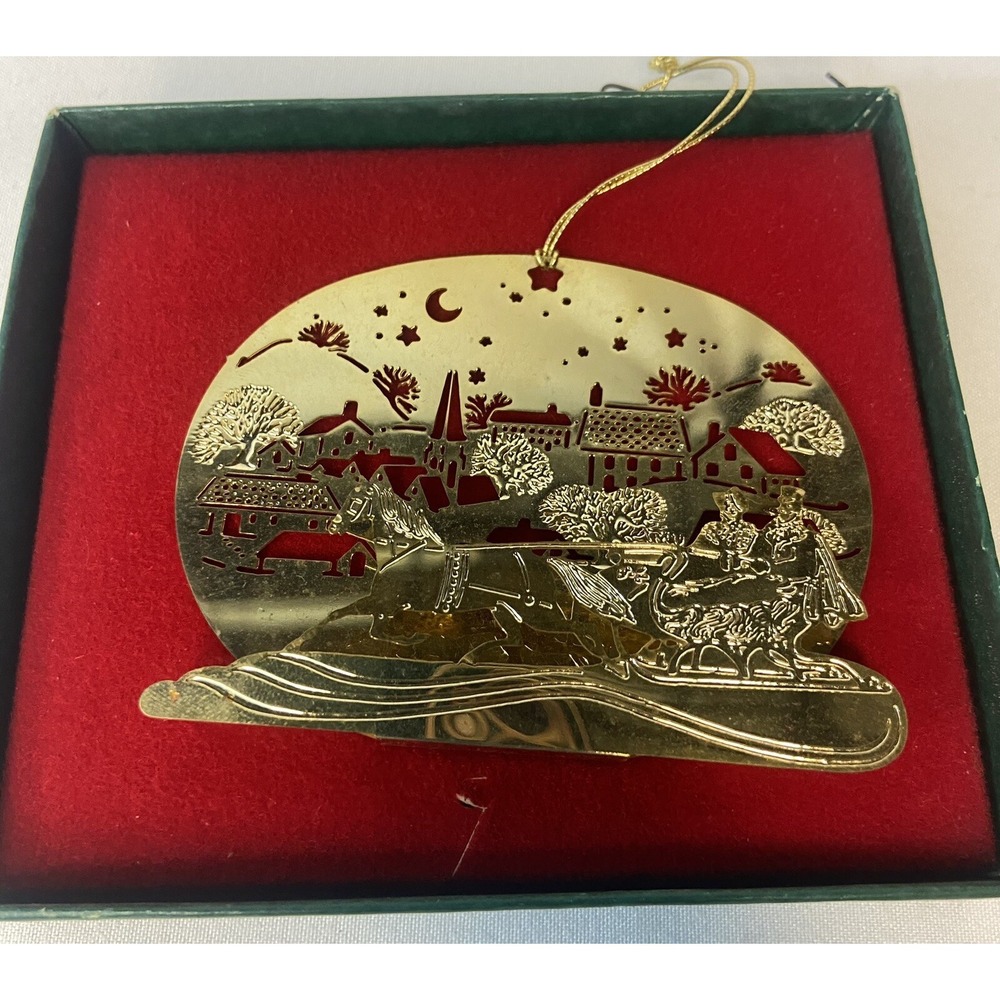 1982 Hallmark Dimensional Etched Brass Ornament Sleigh‎ Ride Snow Scene Goldtone